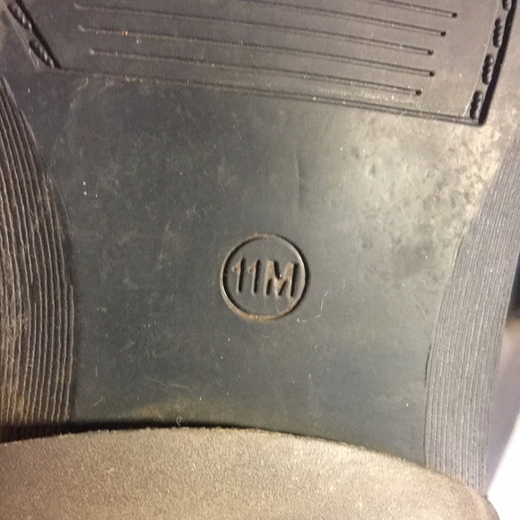 B Makowsky Hudson Grey Leather boots w/removable harness - Picture 6 of 7